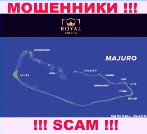 Рекомендуем избегать взаимодействия с internet-аферистами RoyalGoldFX, Majuro, Marshall Islands - их место регистрации